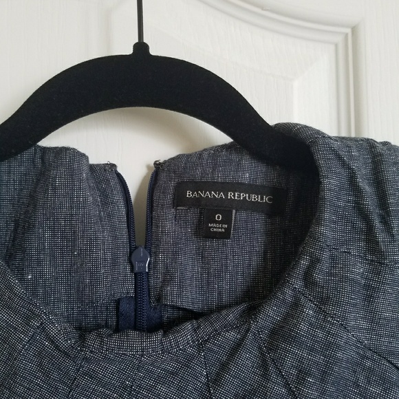 🌟Banana Republic Blue Sleeveless Blouse - Picture 4 of 8